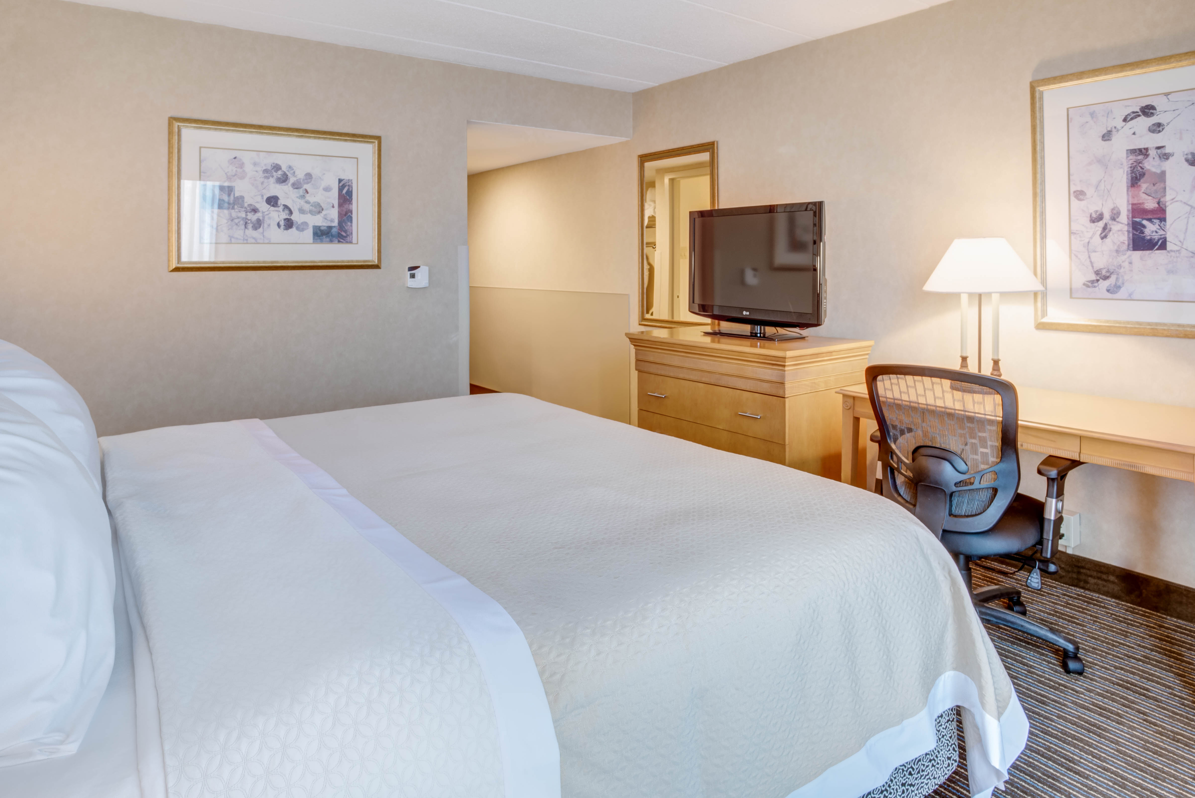 Guest room at the Days Hotel by Wyndham Toms River Jersey Shore in Toms River, New Jersey